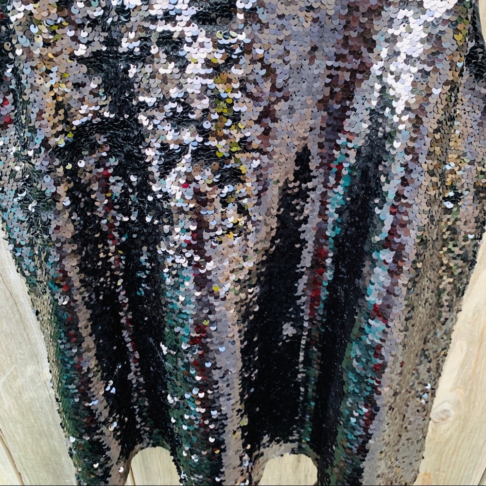 Loveriche Sequins Tank Top - Picture 2 of 4